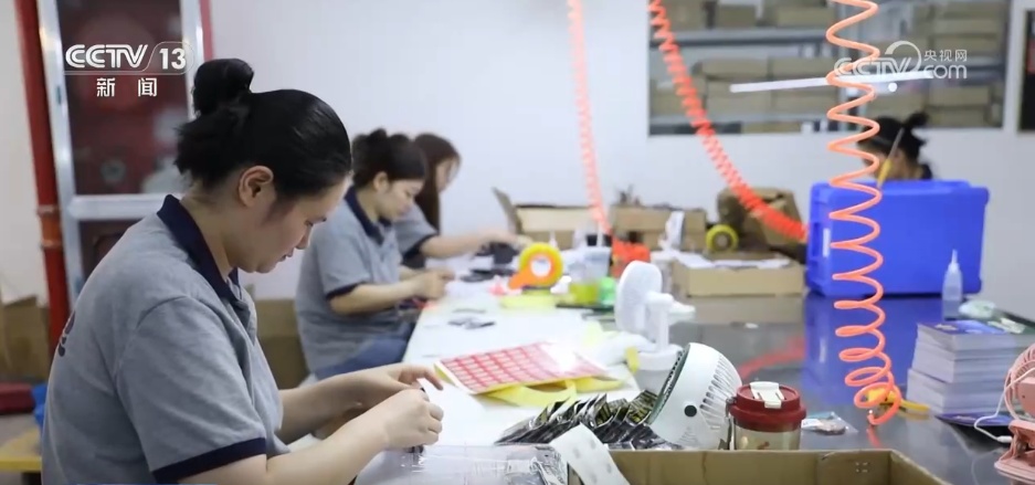 文創(chuàng)里的夏天 | “圈粉”又“吸金”，小文創(chuàng)撬動(dòng)文旅大經(jīng)濟(jì)與深層次文化傳播